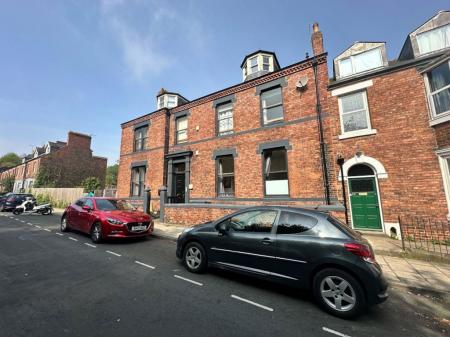 7 bedroom Property to let in The Avenue - DH1