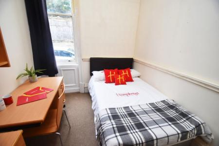 7 bedroom Property to let in The Avenue - DH1