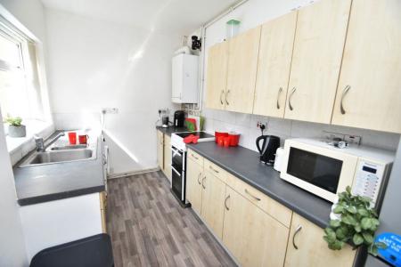 4 bedroom Property to let in Lowes Barn Bank, DH1