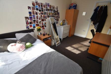 6 bedroom Property to let in The Avenue - DH1