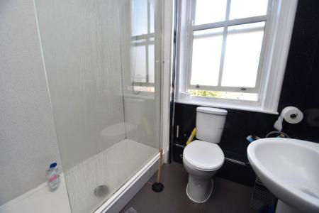 6 bedroom Property to let in The Avenue - DH1