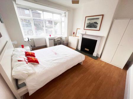 6 bedroom Property to let in Cedar Drive, Durham, DH1