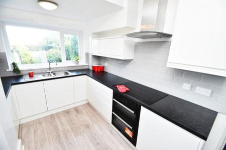 6 bedroom Property to let in Cedar Drive, Durham, DH1