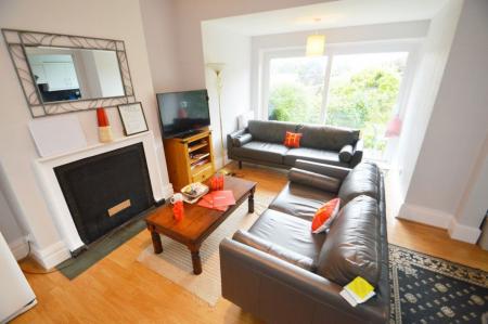 6 bedroom Property to let in Cedar Drive, Durham, DH1