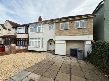 6 bedroom Property to let in Cedar Drive, Durham, DH1
