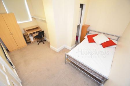 4 bedroom Property to let in Colpitts Terrace, Durham, DH1