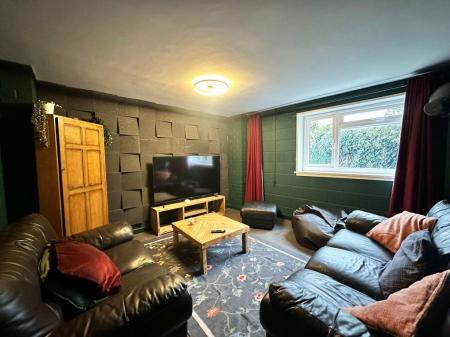 6 bedroom Property to let in Kepier Crerscent - DH1