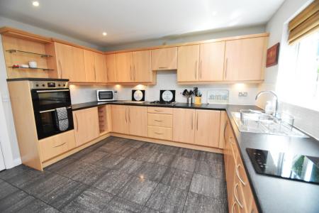 6 bedroom Semi-detached house for sale in Faraday Court, Durham, DH1