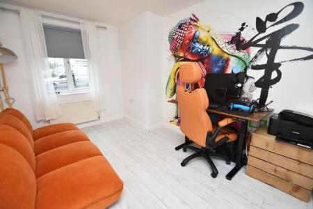 2 bedroom Property to let in Kings Court - DL16