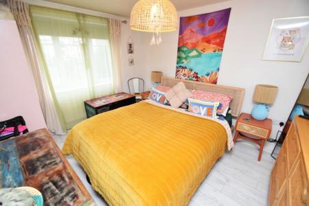 2 bedroom Property to let in Kings Court - DL16