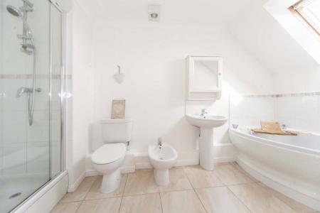 3 bedroom Property to let in Bower Court