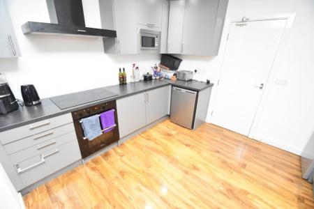 6 bedroom Property to let in Heaviside Place - DH1