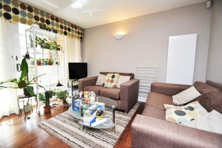 2 bedroom Property to let in River Court - DH1