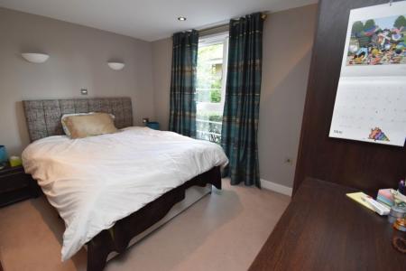 2 bedroom Property to let in River Court - DH1