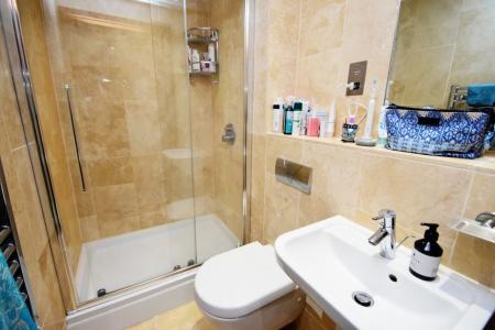 2 bedroom Property to let in River Court - DH1