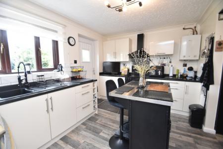 4 bedroom Detached house for sale in Phoenix Close, Langley Park, Durham, DH7