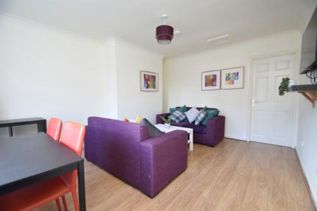 4 bedroom Property to let in Gray Avenue, Durham, DH1