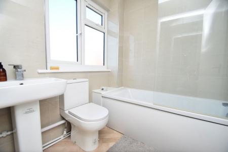3 bedroom Property to let in Skippers Meadow - DH7