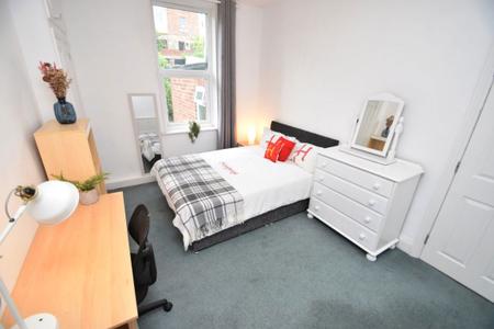 5 bedroom Property to let in Hawthorn Terrace - DH1