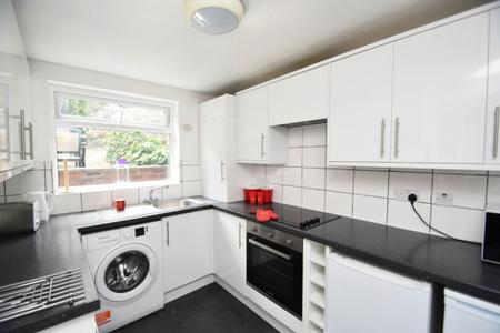 5 bedroom Property to let in Hawthorn Terrace - DH1