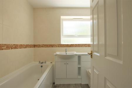 3 bedroom Terraced House to let in Glynville Close, Colehill