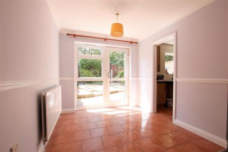 3 bedroom Terraced House to let in Glynville Close, Colehill