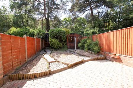 3 bedroom Terraced House to let in Glynville Close, Colehill