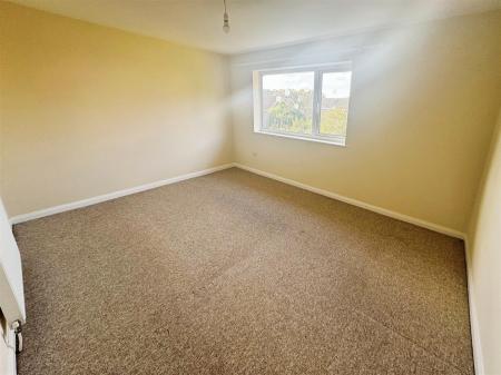 2 bedroom Terraced House to let in Colt Close, Colehill