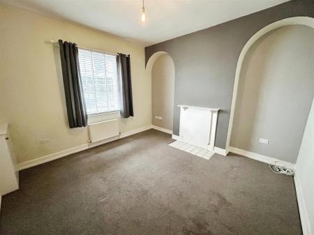 4 bedroom Terraced House to let in West Street, Wimborne