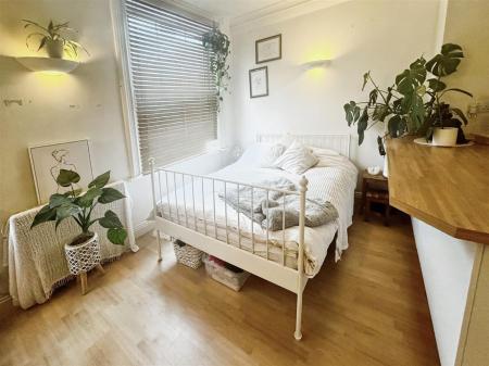 1 bedroom Studio flat to let in East Street, Wimborne