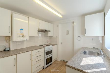 1 bedroom Studio flat to let in Leigh Road, Wimborne