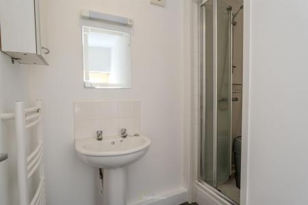 1 bedroom Studio flat to let in Leigh Road, Wimborne