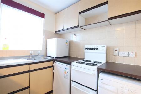 1 bedroom Studio flat to let in Cuthbury Gardens, Wimborne