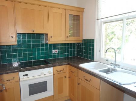 2 bedroom Apartment to let in Westfield House, Wimborne