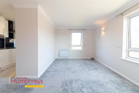 1 bedroom Apartment to let in Allenview Road, Wimborne
