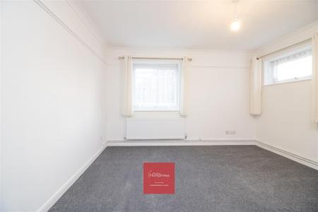 2 bedroom Apartment to let in GRIFFIN COURT, WIMBORNE,