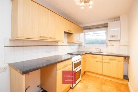 2 bedroom Apartment to let in GRIFFIN COURT, WIMBORNE,