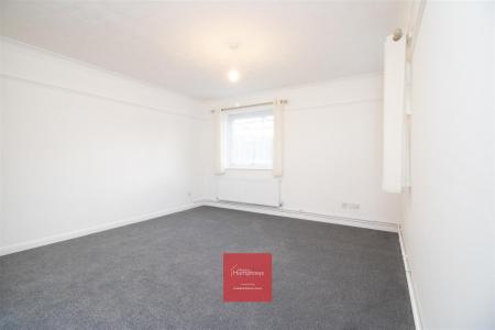 2 bedroom Apartment to let in GRIFFIN COURT, WIMBORNE,