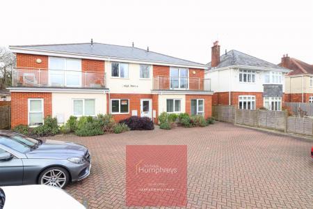 2 bedroom Apartment to let in Leigh Road, Wimborne