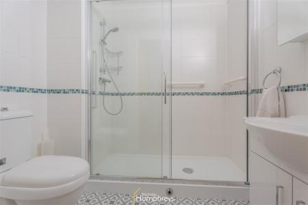 2 bedroom Apartment to let in Poole Road, Wimborne