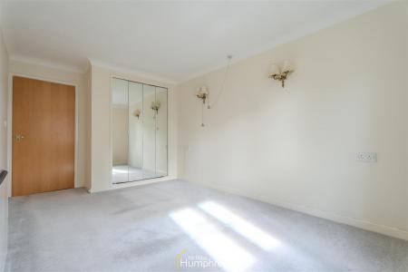 2 bedroom Apartment to let in Poole Road, Wimborne