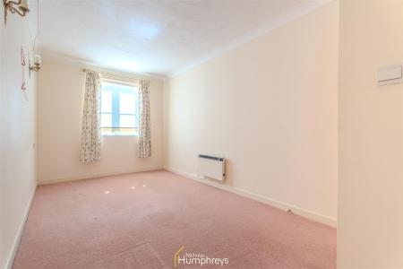 2 bedroom Apartment to let in Poole Road, Wimborne