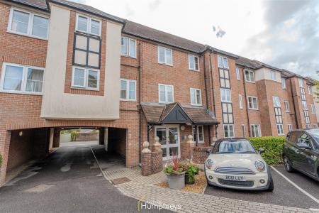 2 bedroom Apartment to let in Poole Road, Wimborne
