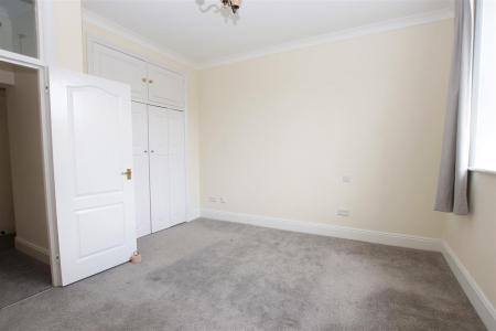 2 bedroom Apartment to let in Redcotts Lane, Wimborne