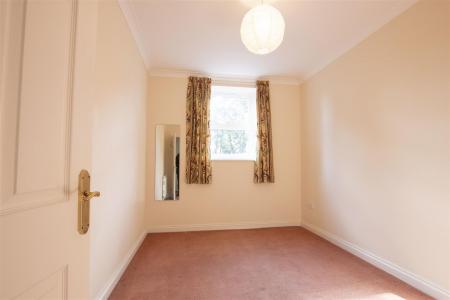 2 bedroom Apartment to let in Cranfield Avenue, Wimborne