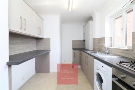 2 bedroom Apartment to let in Sheppards Field, Wimborne