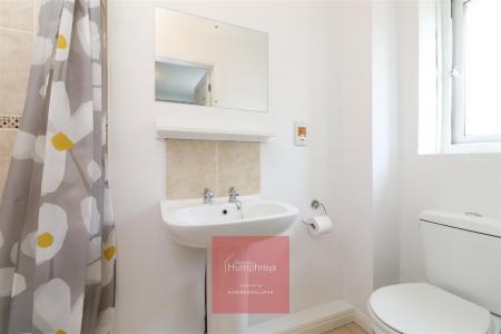 2 bedroom Apartment to let in Sheppards Field, Wimborne