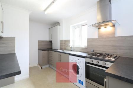 2 bedroom Apartment to let in Sheppards Field, Wimborne