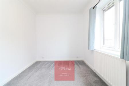 2 bedroom Apartment to let in Sheppards Field, Wimborne