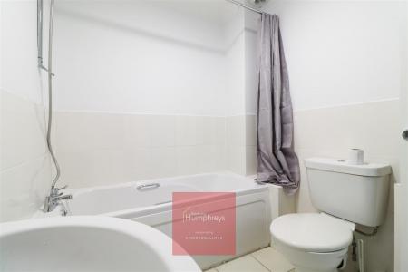 2 bedroom Apartment to let in Sheppards Field, Wimborne